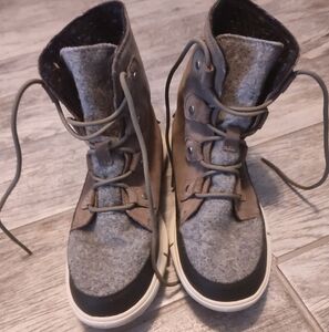 Sorel Explorer Joan Waterproof Boot Size 8